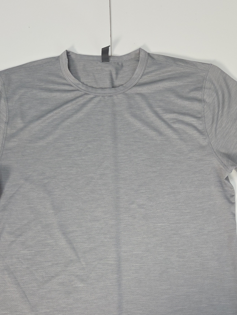 Vuori Zephyr Light Gray Short Sleeve Performance Crew V191 - Picture 2 of 15